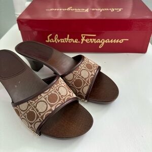 SALAVATORE FERRAGAMO CANVAS PRINTED SLIDES WITH BOX